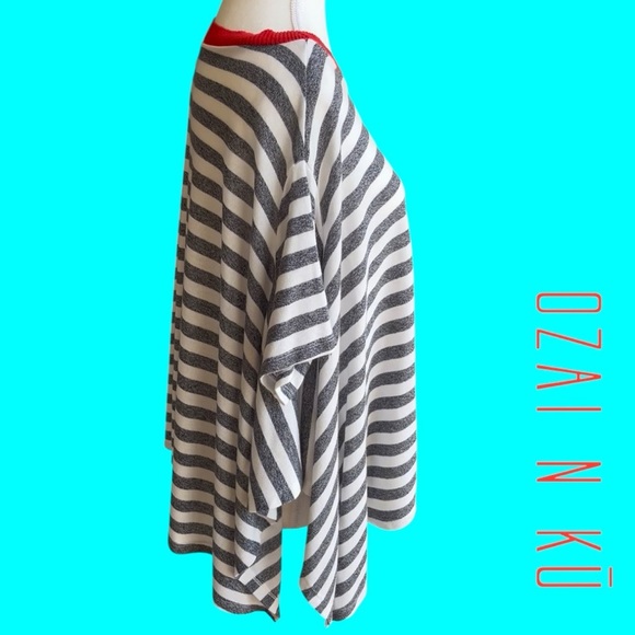 Asymmetric gray, and white top with red detail - Picture 6 of 10